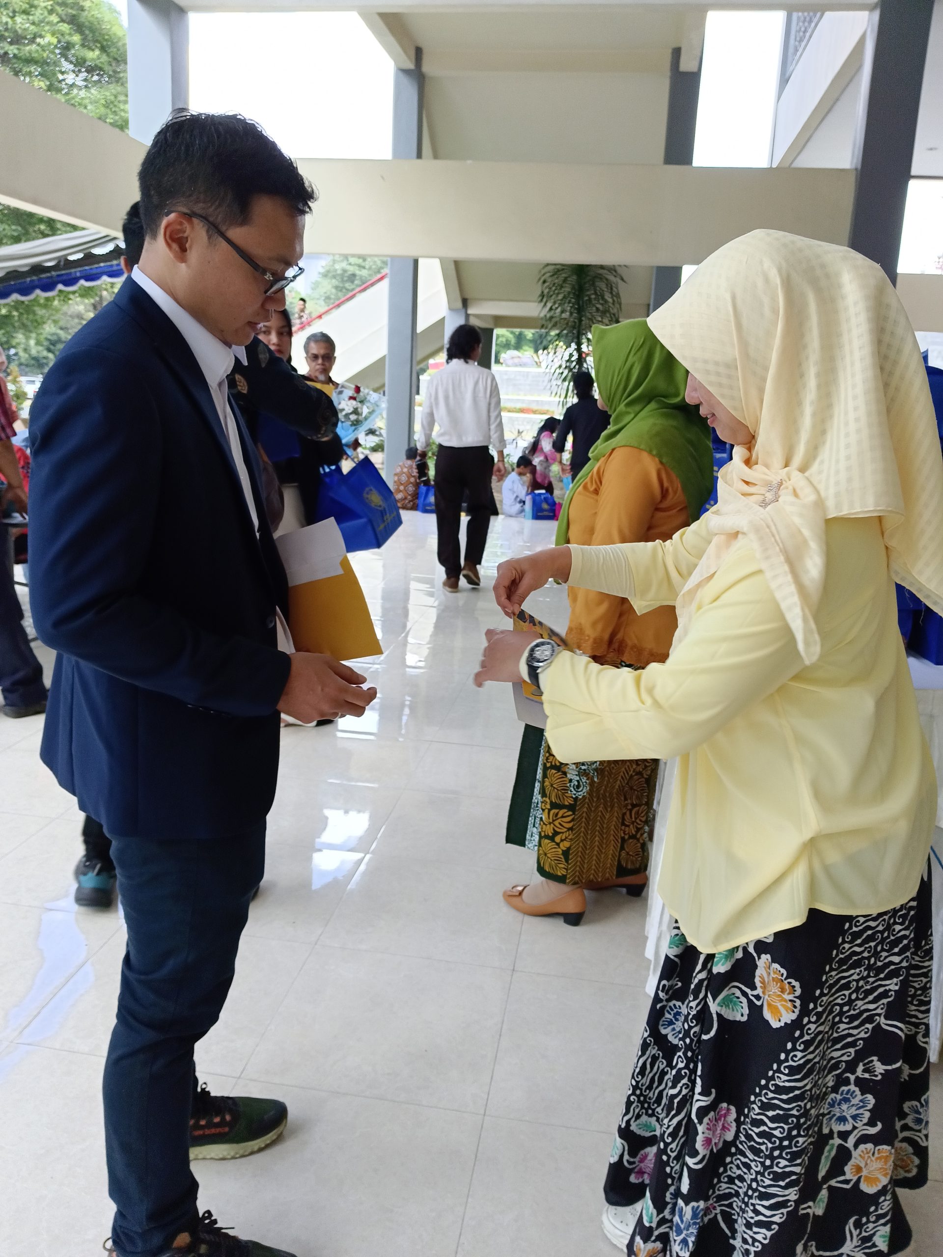 Piket Wisuda Program Pascasarjana Periode IV Th. Akademik 2023/2024 ...